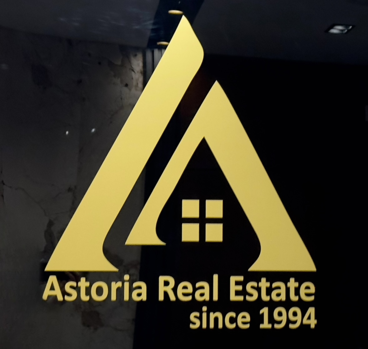 Matea Mitrovska logo